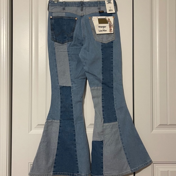 Wrangler X Lainey Wilson Patchwork Super Flare Jean 30x32 - Picture 5 of 5